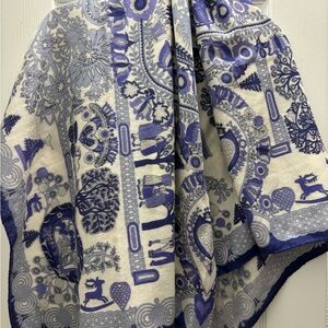 Rani Arabella Heart Motif Scarf in Blue and White